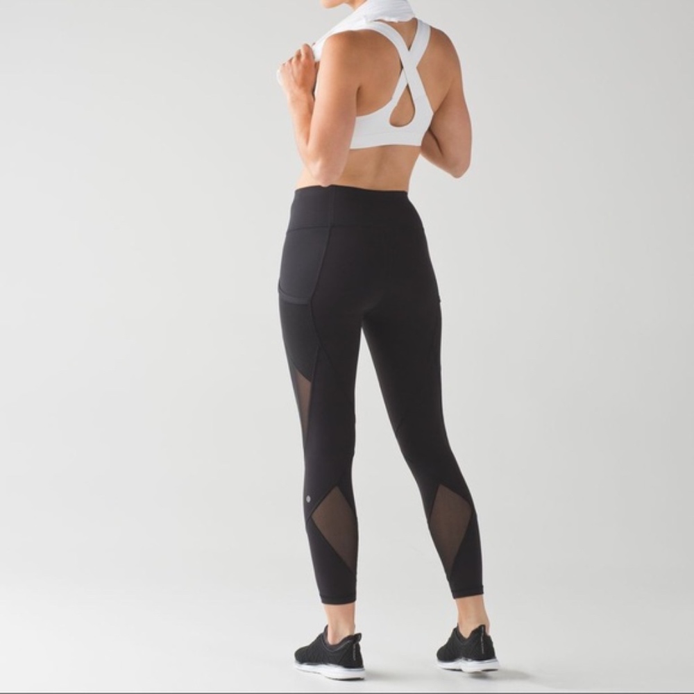 Lululemon Fast as Light Size 4